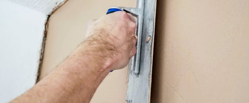 Нанасяне на мазилка