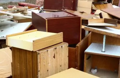 Как да преобразуваме старите мебели в нови?