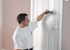 Как да боядисаме дървена врата?